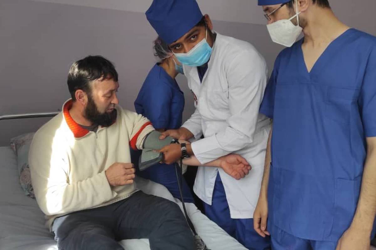 Students of the 2nd and 3rd year of the Higher School of Medicine of ADAM University undergo practical training at the Tokmok Territorial Hospital.