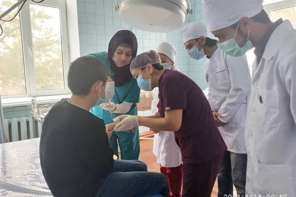 Students of the 2nd and 3rd year of the Higher School of Medicine of ADAM University undergo practical training at the Tokmok Territorial Hospital.