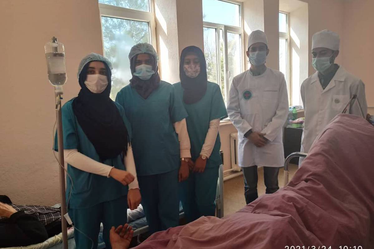 Students of the 2nd and 3rd year of the Higher School of Medicine of ADAM University undergo practical training at the Tokmok Territorial Hospital.