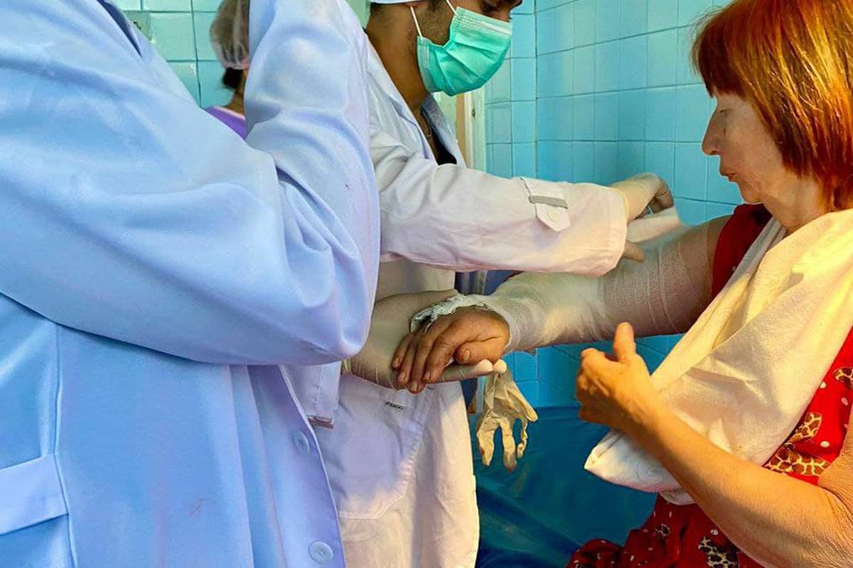 Students of the ADAM University School of Medicine have an internship as a "Nurse's Assistant" in the Tokmok territorial hospital.
