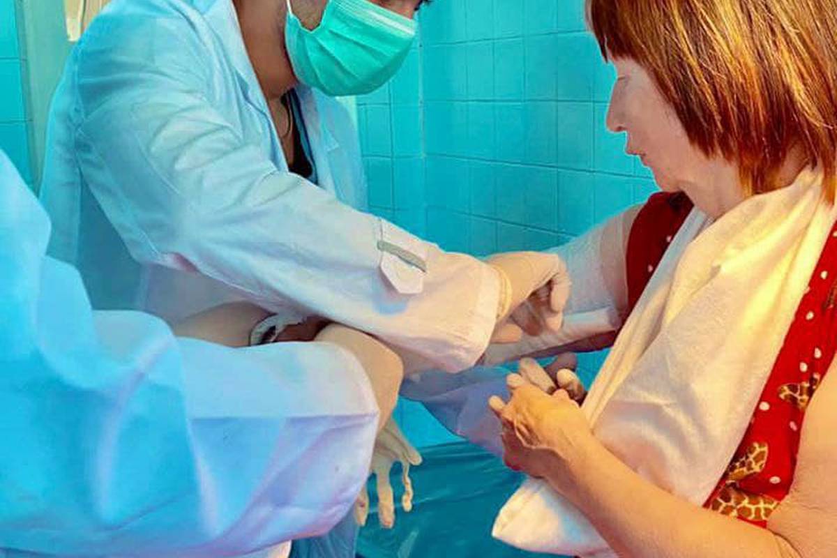 Students of the ADAM University School of Medicine have an internship as a "Nurse's Assistant" in the Tokmok territorial hospital.