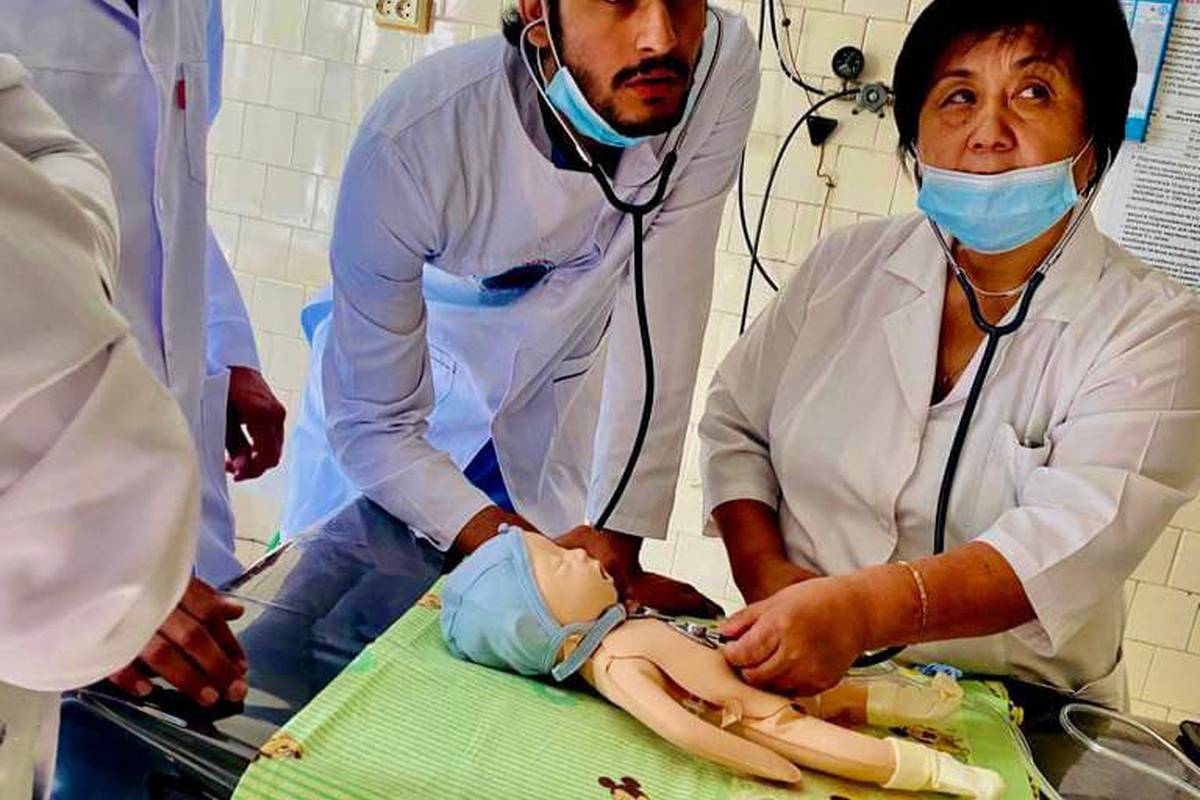 Students of the ADAM University School of Medicine have an internship as a "Nurse's Assistant" in the Tokmok territorial hospital.