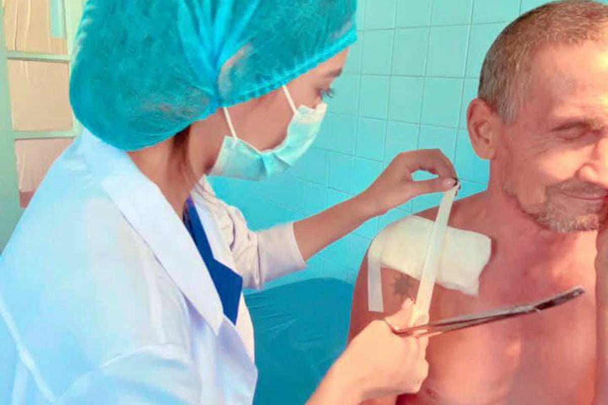 Students of the ADAM University School of Medicine have an internship as a "Nurse's Assistant" in the Tokmok territorial hospital.