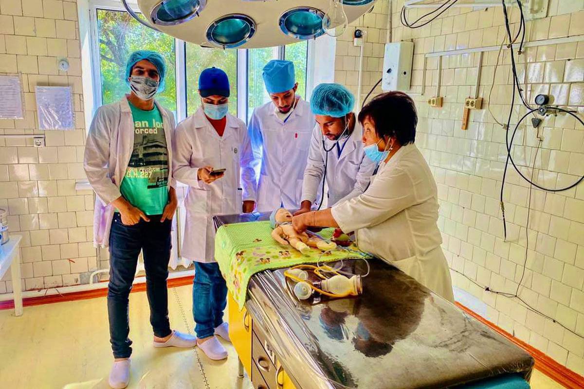 Students of the ADAM University School of Medicine have an internship as a "Nurse's Assistant" in the Tokmok territorial hospital.