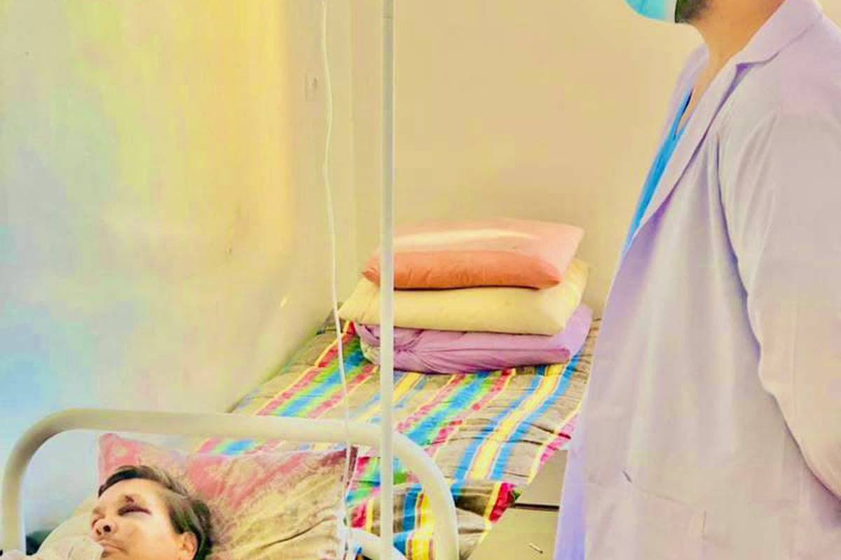 Students of the ADAM University School of Medicine have an internship as a "Nurse's Assistant" in the Tokmok territorial hospital.