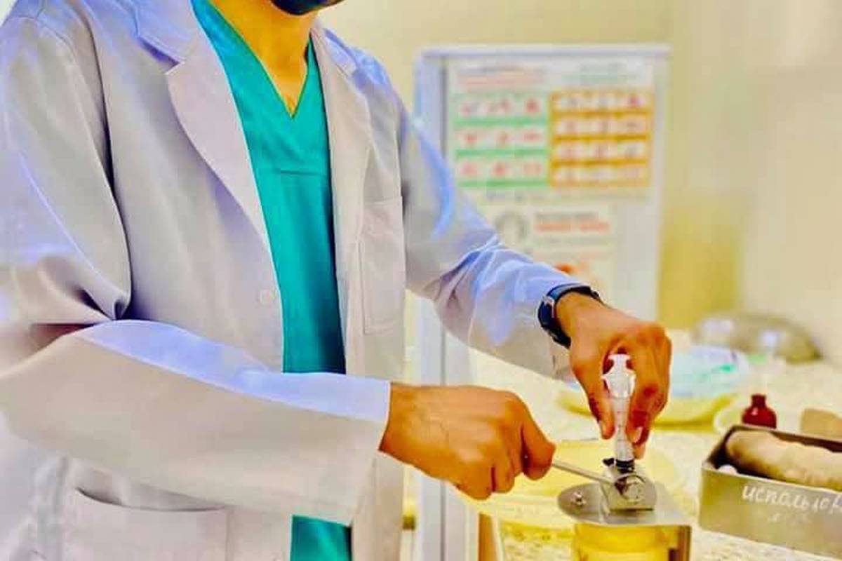 Students of the ADAM University School of Medicine have an internship as a "Nurse's Assistant" in the Tokmok territorial hospital.