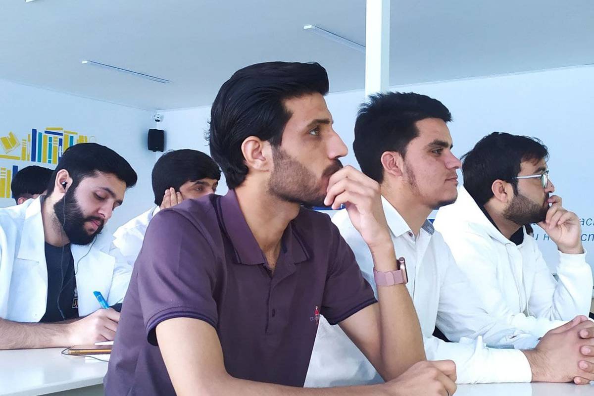 We invite you to a guest lecture on the topic Biochemistry of the nervous system "Neurotransmitter" on March 17 at 15:30 in the old campus (Molodaya Gvardiya blvd, 55) room #210. The lecture will be conducted by Dr. Seyd Babar Hussain.