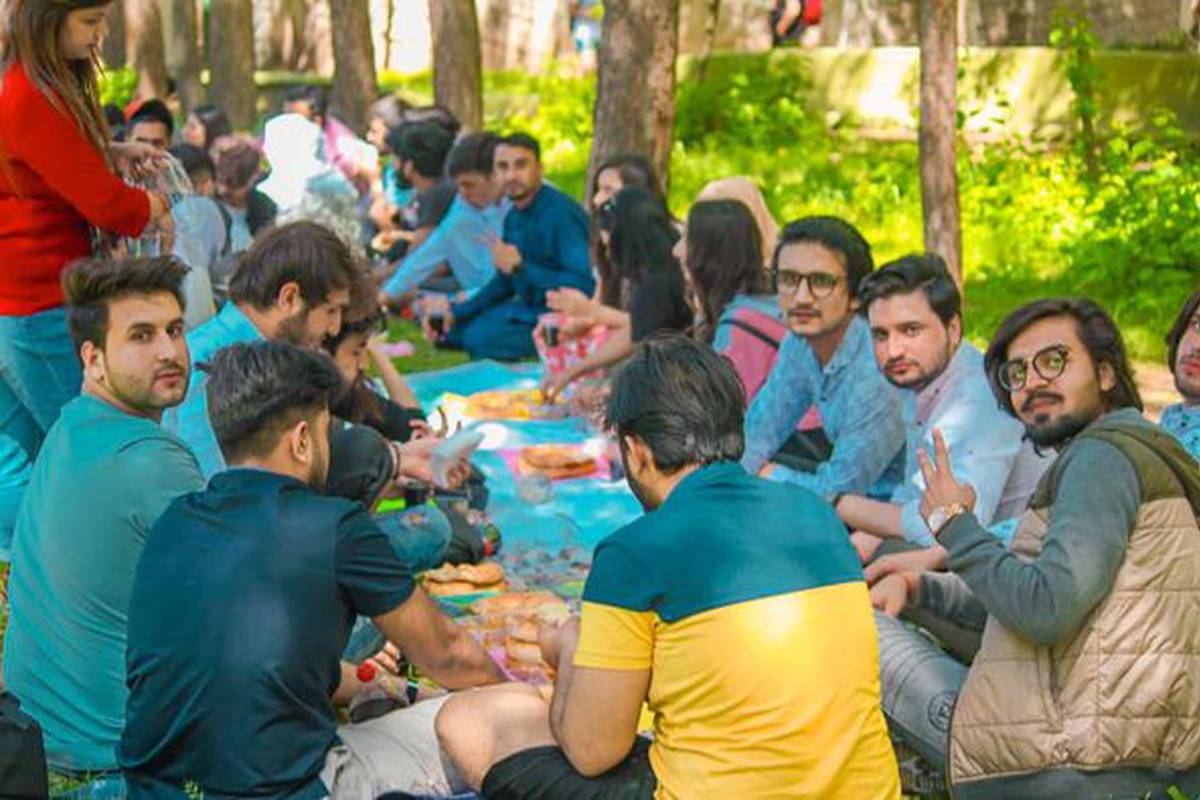 Exams and summer are coming soon and we want to remember how we spent the weekend together with students