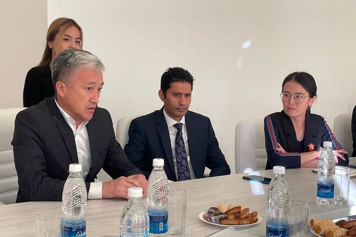 Today Adam University held a meeting with representatives of the Embassy of the Pakistan Embassy Kyrgyzstan. Vice-rector for Academic Affairs Mr. A.A. Zhamangulov, Dean of AUSM Ch.A. Mambetova, teaching staff of AUSM and international department took part