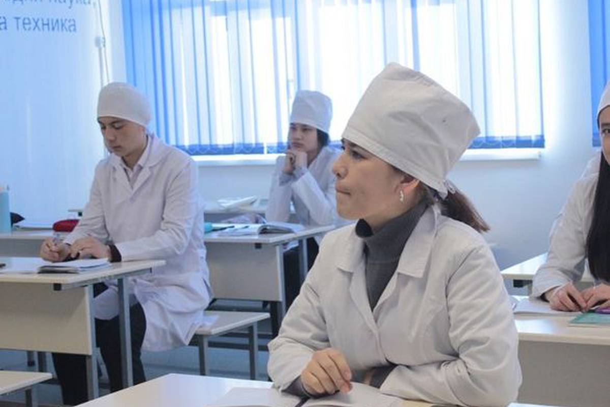 Today, an honorary professor of KRSU, head of the Department of Physics, Medical Biology and Computer Science, was invited for 2nd year students of the School of Medicine.