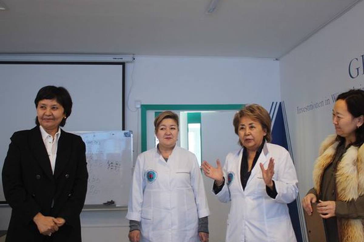 Today, an honorary professor of KRSU, head of the Department of Physics, Medical Biology and Computer Science, was invited for 2nd year students of the School of Medicine.