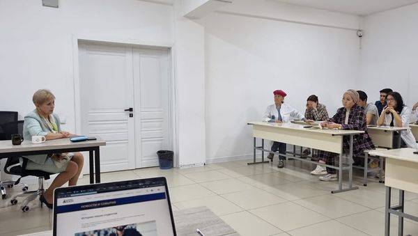 On April 24, the rector and vice-rectors  held a meeting with the teaching staff of the AUSM, where important issues of organizing the educational process within the framework of the educational program «General Medicine» were discussed.