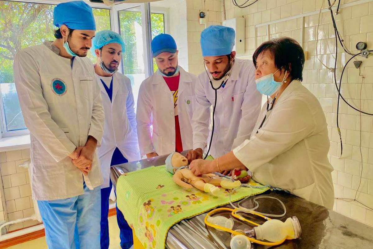 Students of the ADAM University School of Medicine have an internship as a "Nurse's Assistant" in the Tokmok territorial hospital.